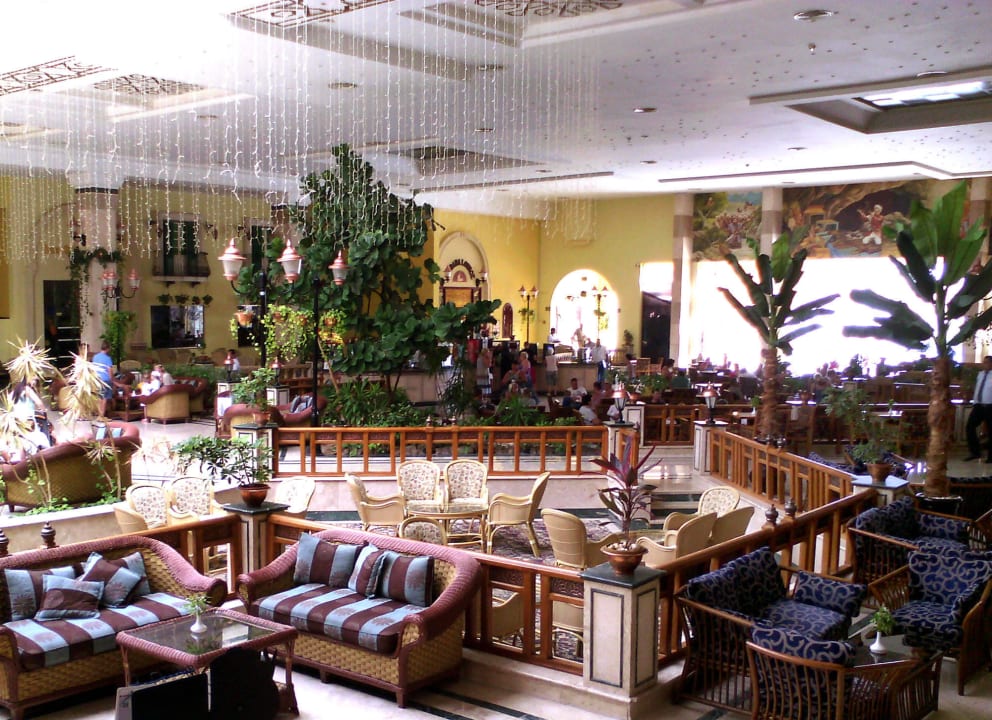 Überall Sitzmöglichkeiten Ali Baba Palace Resort