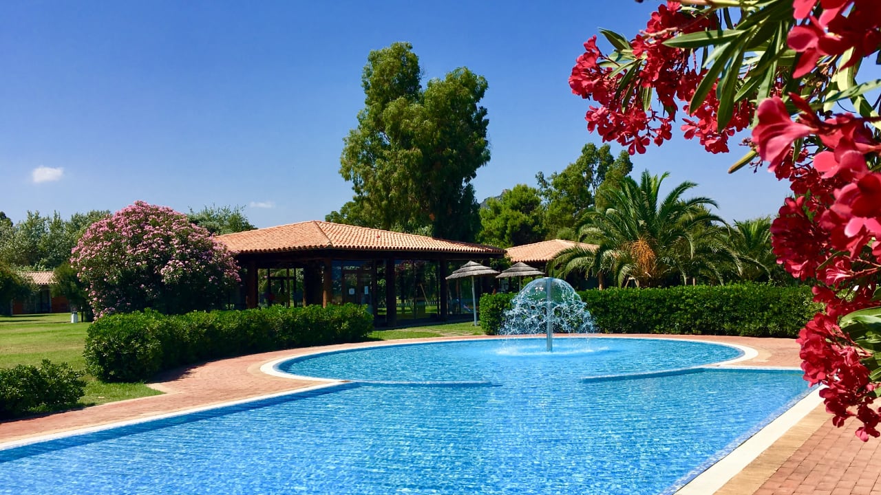 Pool Hotel Garden Beach Cala Sinzias