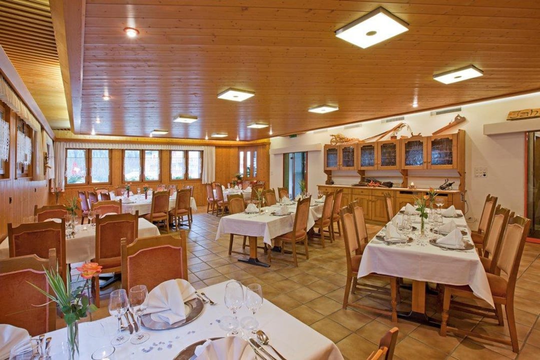 "Gutes Essen und guter Wei..." Hotel Restaurant Landhaus Goms (Münster