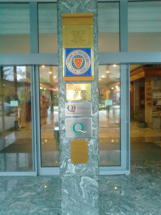 Viele Schilder Ensana Thermal Hévíz