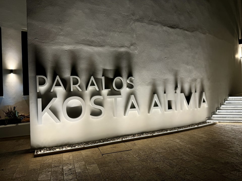 Außenansicht Paralos Kosta Alímia