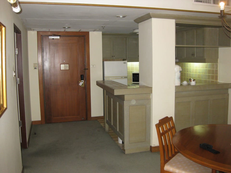 Eingang / Küche Esstheke Pantip Suites Sathorn