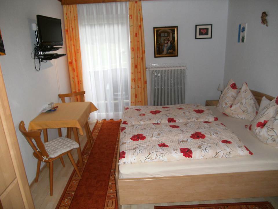 Zimmer Gästehaus Zum Tauern