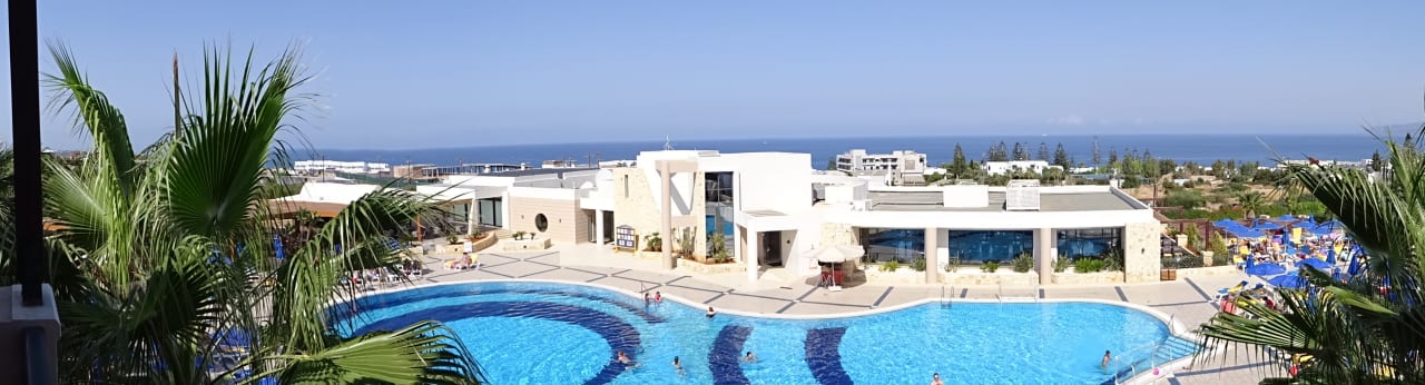 Pool Grand Hotel Holiday Resort