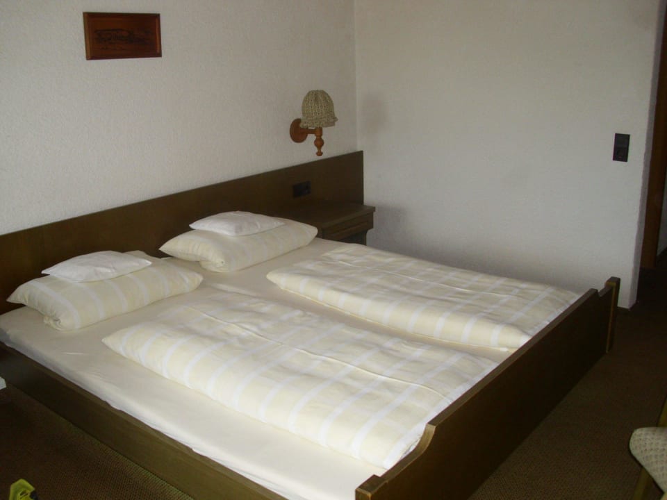 Blick ins Zimmer Pension Schwalbe