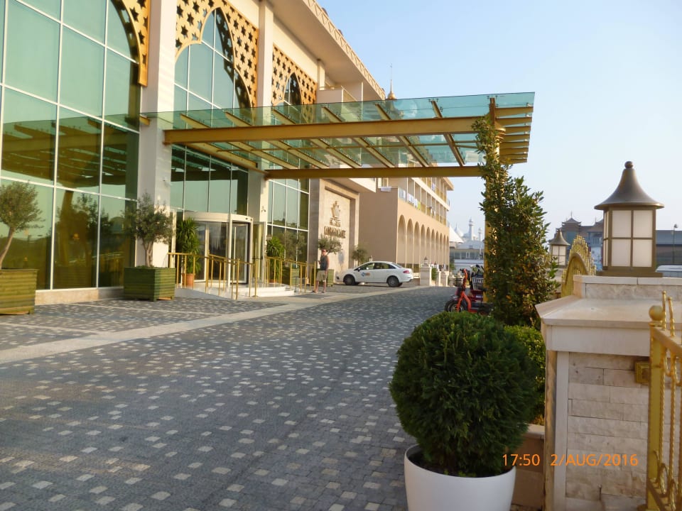 Eingangsbereich Well Palace Side