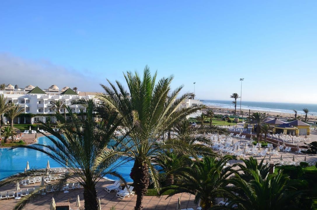 Widok na baseny Iberostar Waves Founty Beach