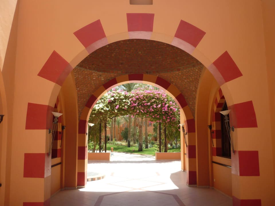 Hübsche Architektur Jaz Makadi Oasis Resort