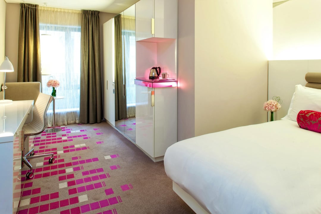 Zimmer The Morrison Dublin, Curio Collection by Hilton
