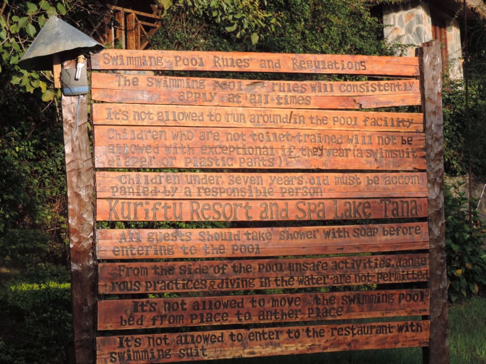 Die Poolregeln Kuriftu Resort
