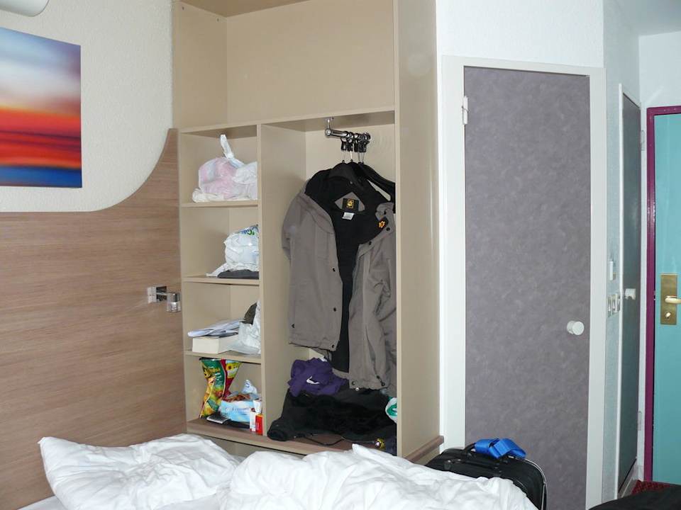 "Kleiderschrank" ibis Styles London Excel