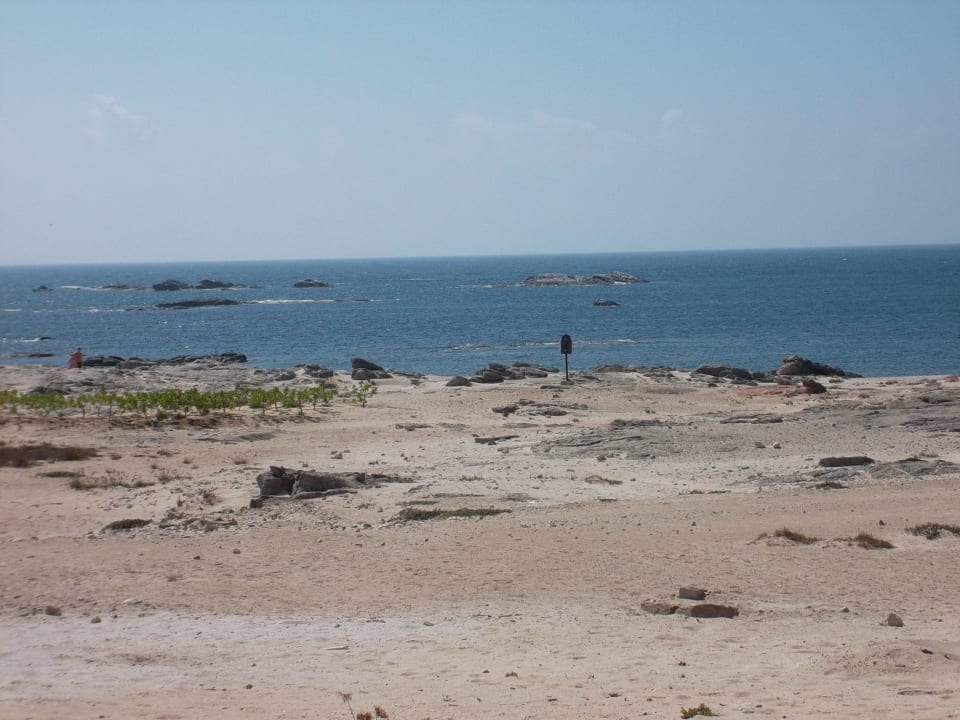 Strand vorm hotel  Wyndham Garden Salalah Mirbat