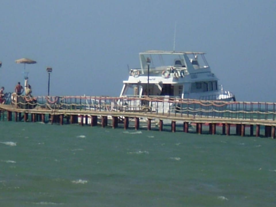 Ausflugsboot Golden Beach Resort