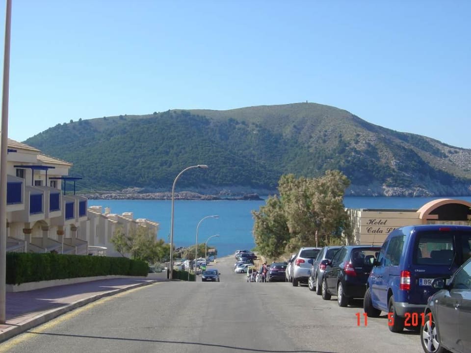 Straße vor dem Hotel Parque Nereida Suites Hotel