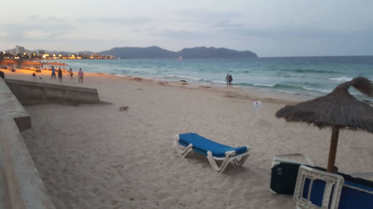 Strand vorm Hotel allsun Hotel Sumba