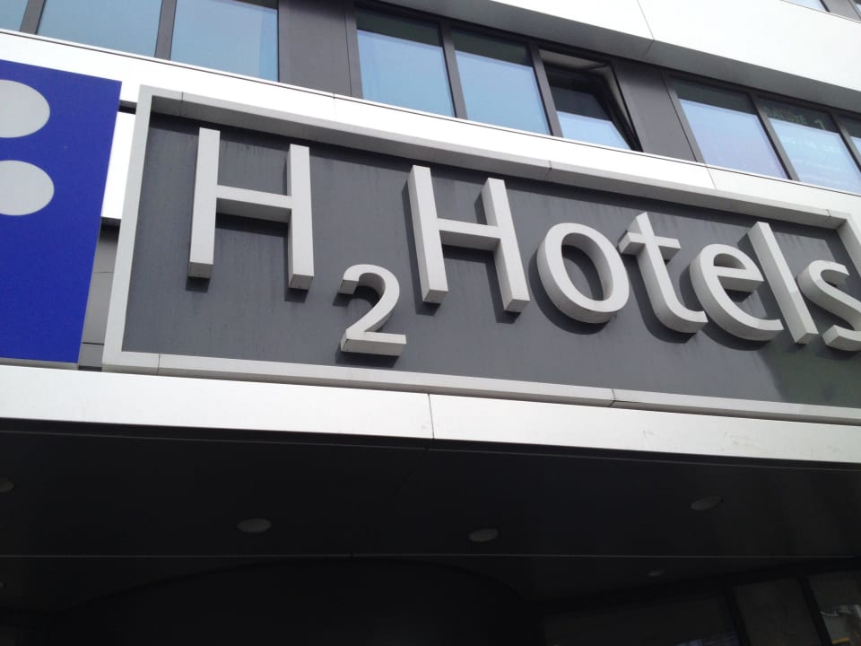 Der Eingang H2 Hotel Berlin Alexanderplatz