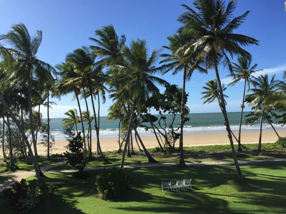 Traumhafter Strand am Reef Hotel Castaways Resort On Mission Beach
