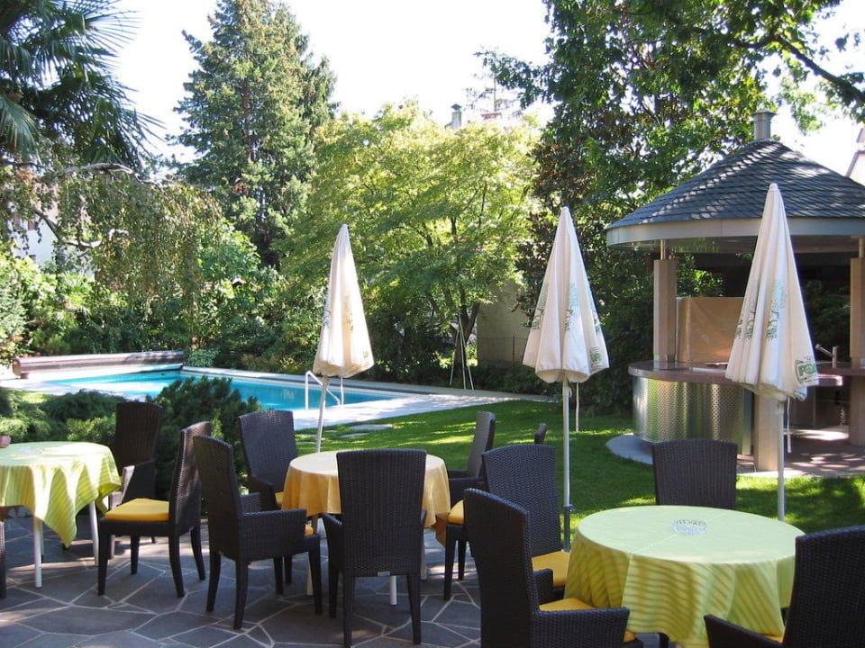 Gartenterrasse mit Pool Hotel Verena