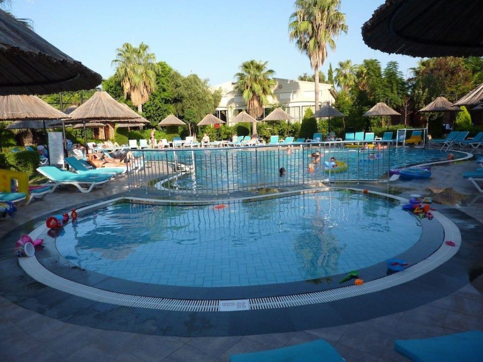 Pool - nicht gross aber gross genug Can Garden Beach