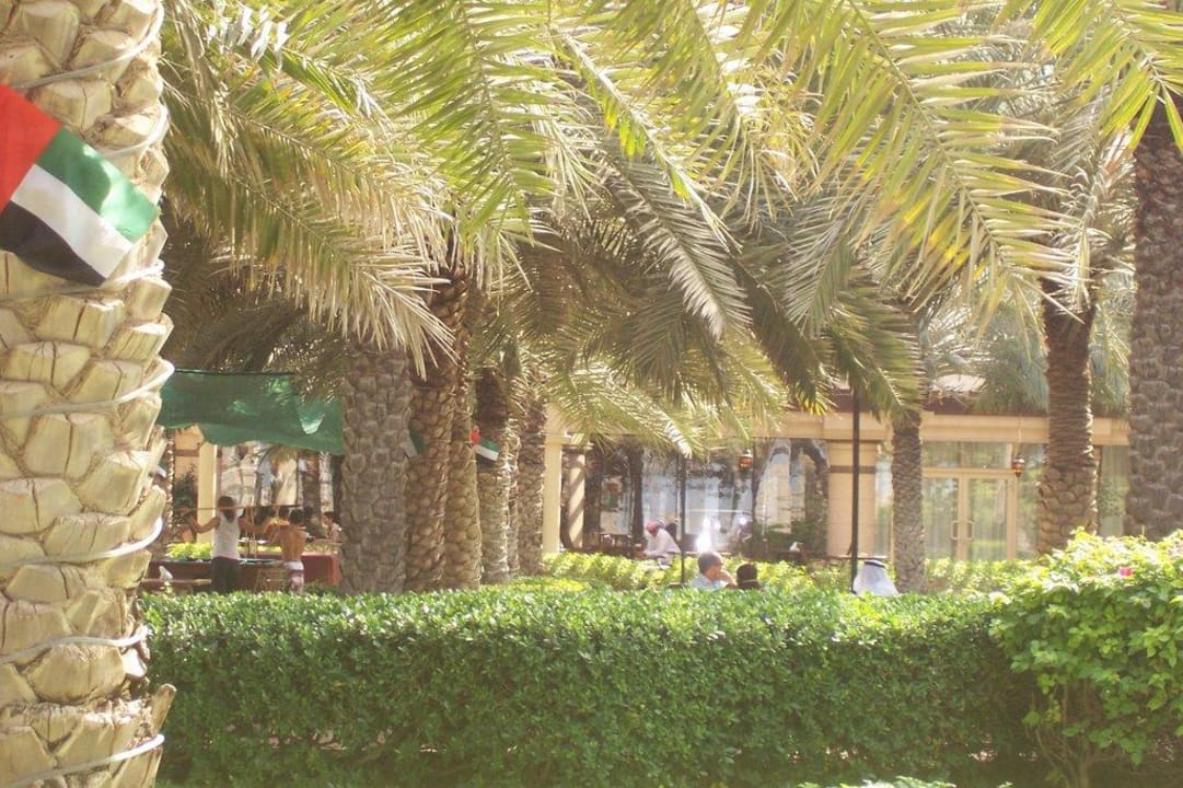Blick zum Hotel-Restaurant Coral Beach Resort Sharjah