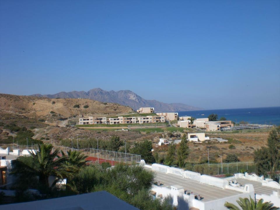 Ausblick vom Balkon auf Nachbarhotel Lagas Aegean Village