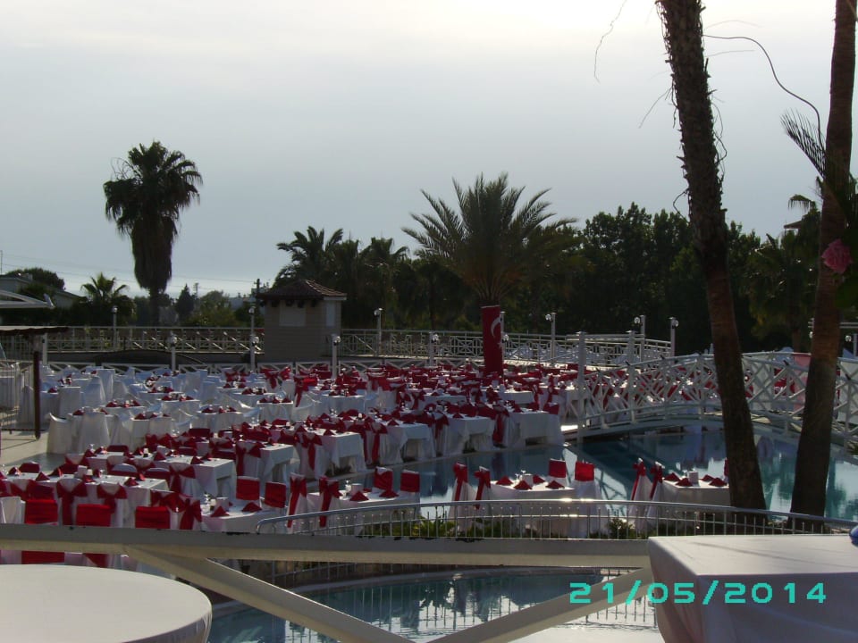 Pool und Aussenbereich Seaden Corolla Hotel