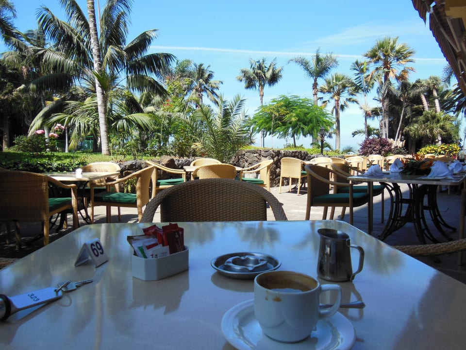 Ausblick vom Restaurant auf den Hotelgarten Hotel Tigaiga