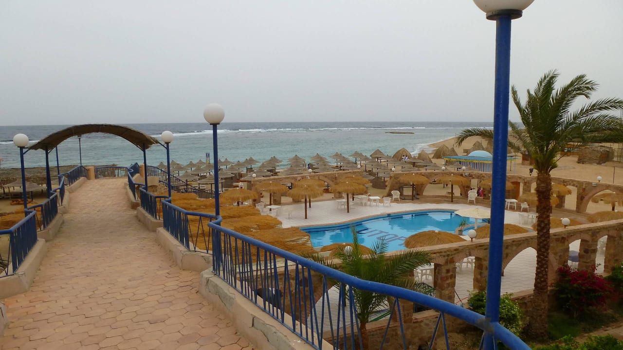 Brücke zum Strand Utopia Beach Club