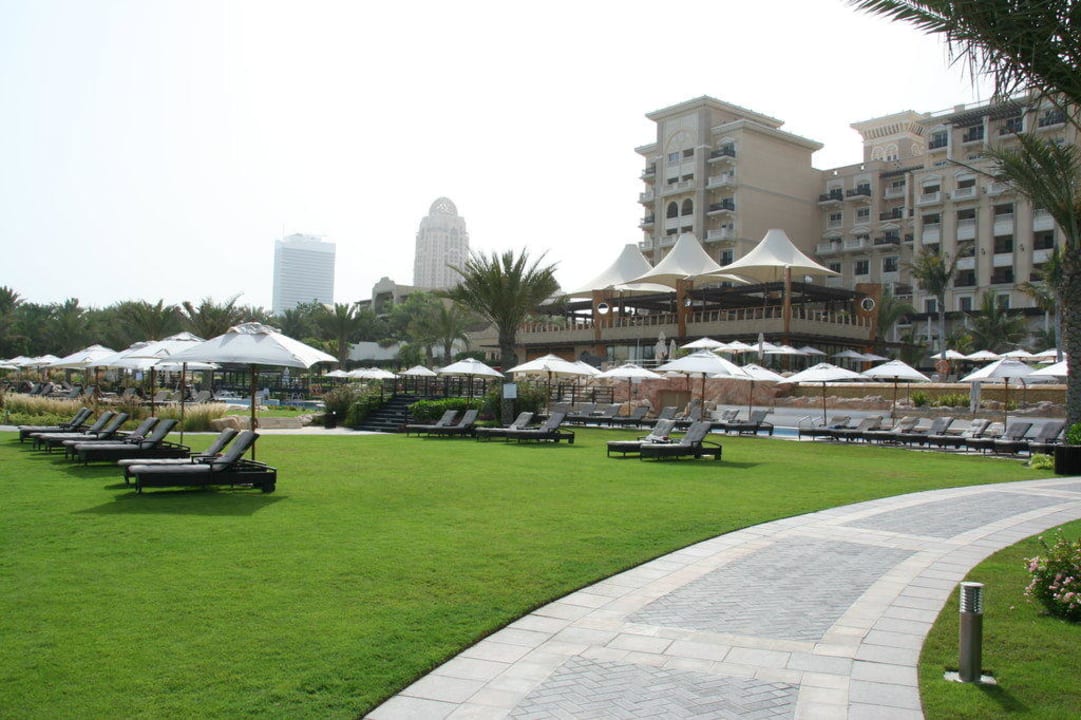Blick vom Strand The Westin Dubai Mina Seyahi Beach Resort & Marina