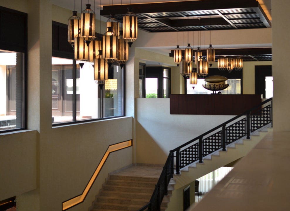 Внутри отеля Anantara The Palm Dubai Resort