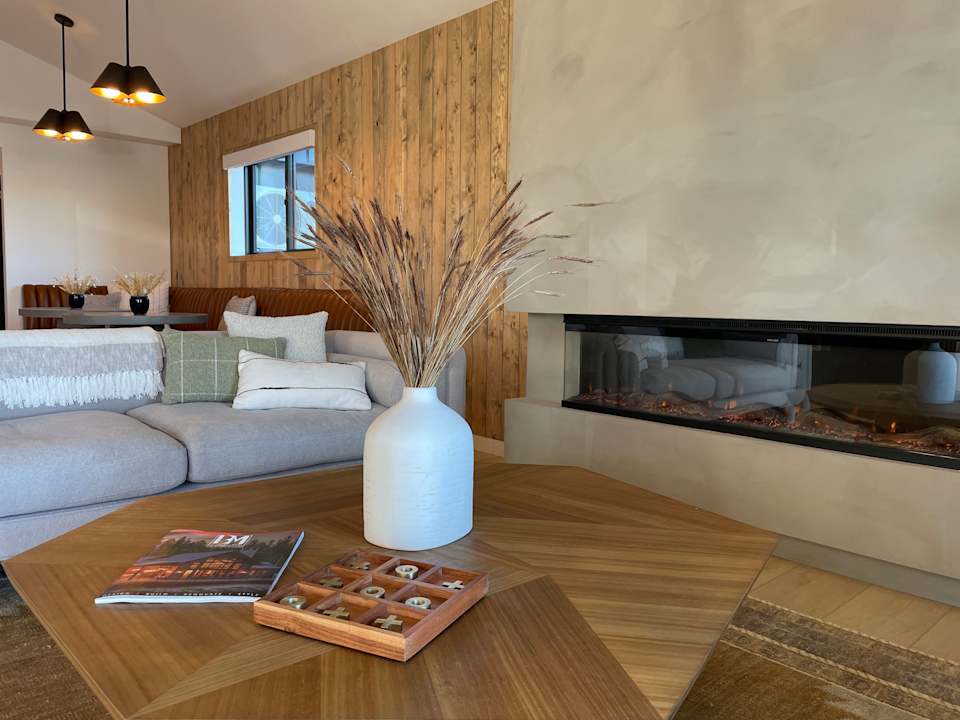 Lobby Wonderstone at Glacier