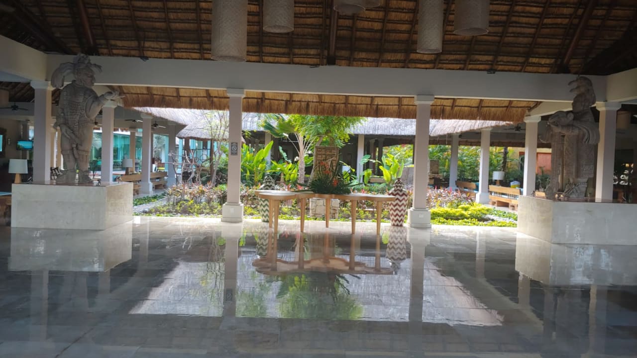 Lobby Iberostar Waves Tucan