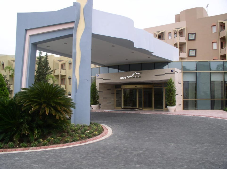 Zufahrt/Eingang Blue Waters Club