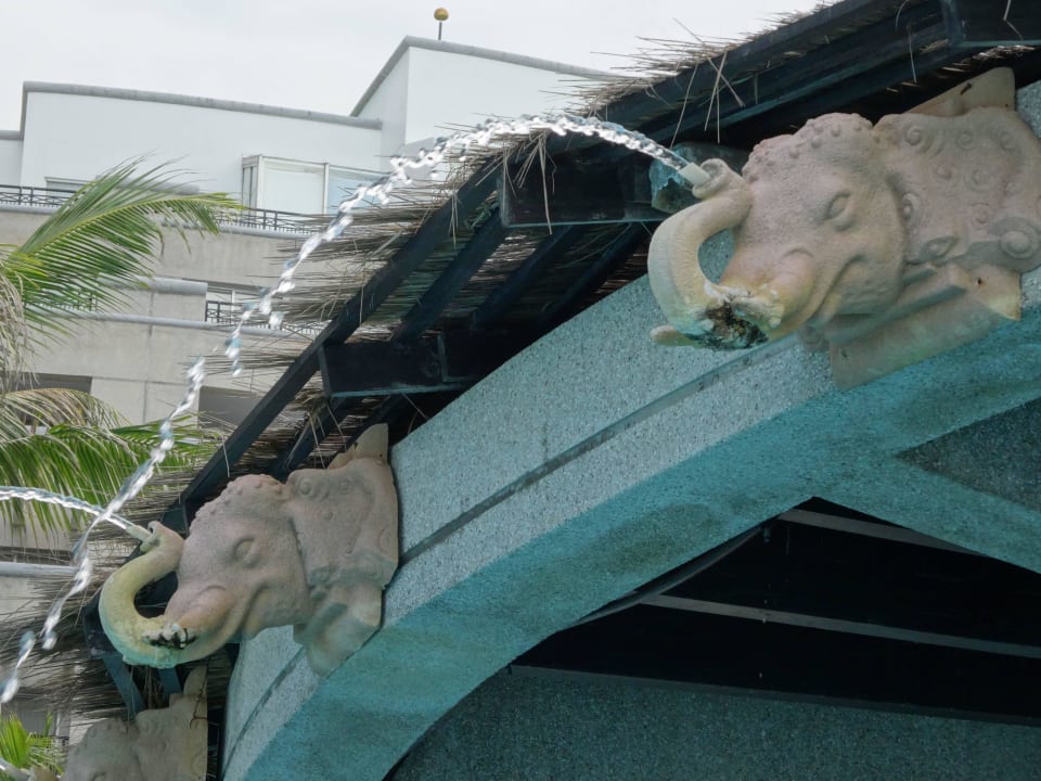 Poolbar Hilton Hua Hin Resort & Spa