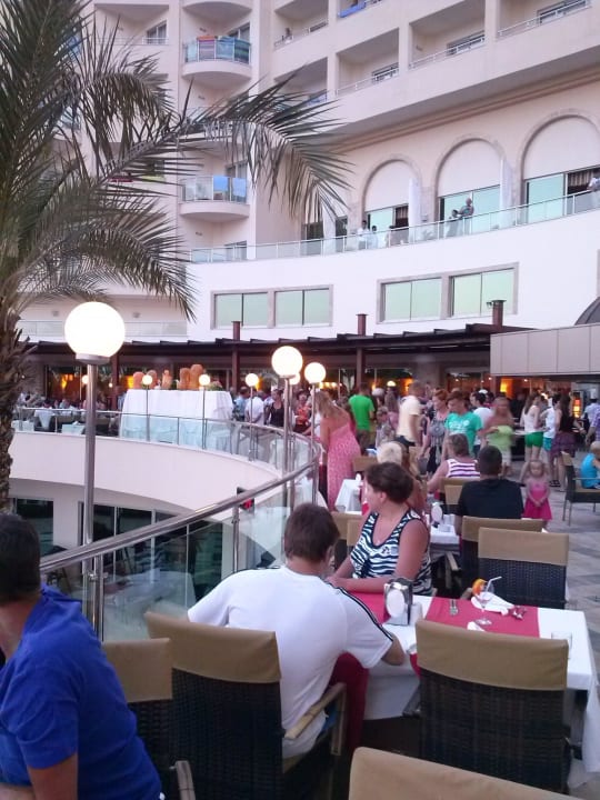 Draußen essen Saphir Resort & Spa