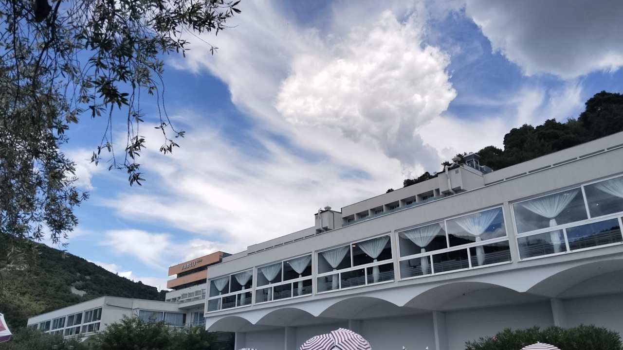 Außenansicht Narcis Hotel