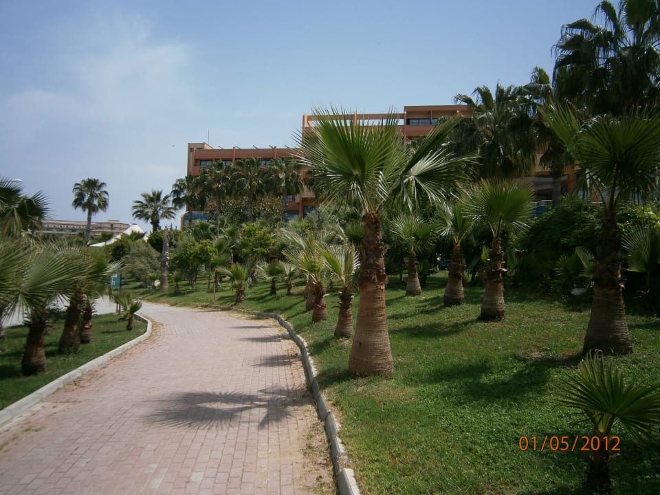 Weg zum Strand Seaden Corolla Hotel