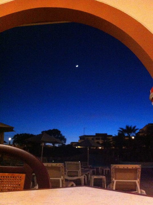 Nachts am Pool. blau punta reina