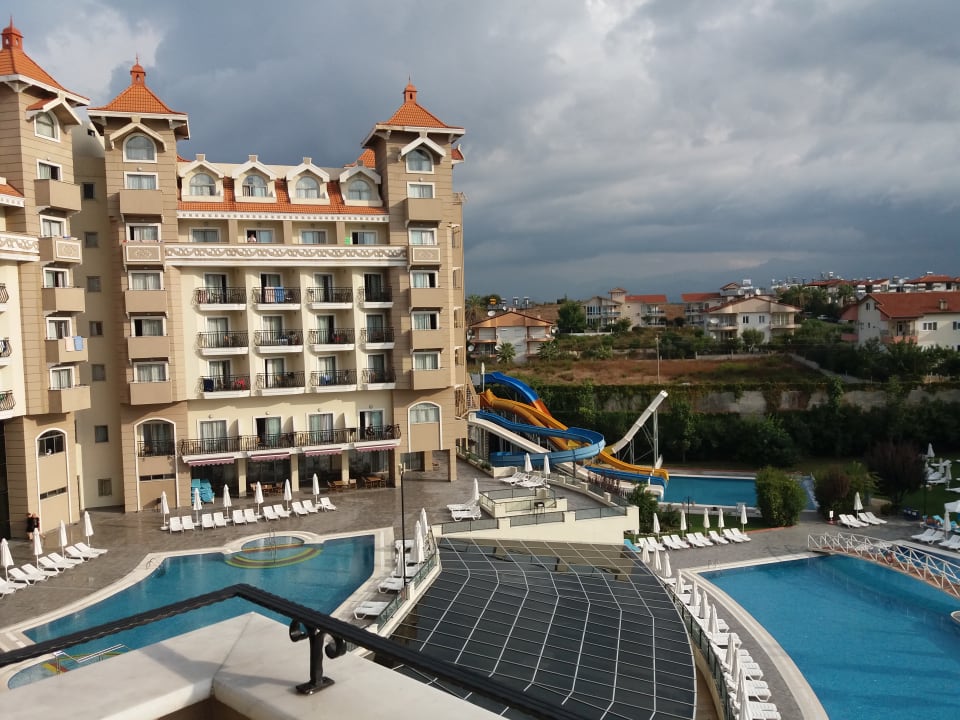 Pool Side Mare Resort & Spa