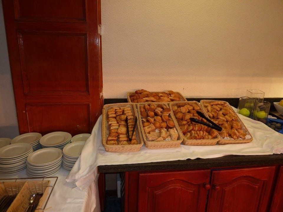 Büffet optisch gut, Speisen gut. BLUESEA Lagos de Cesar