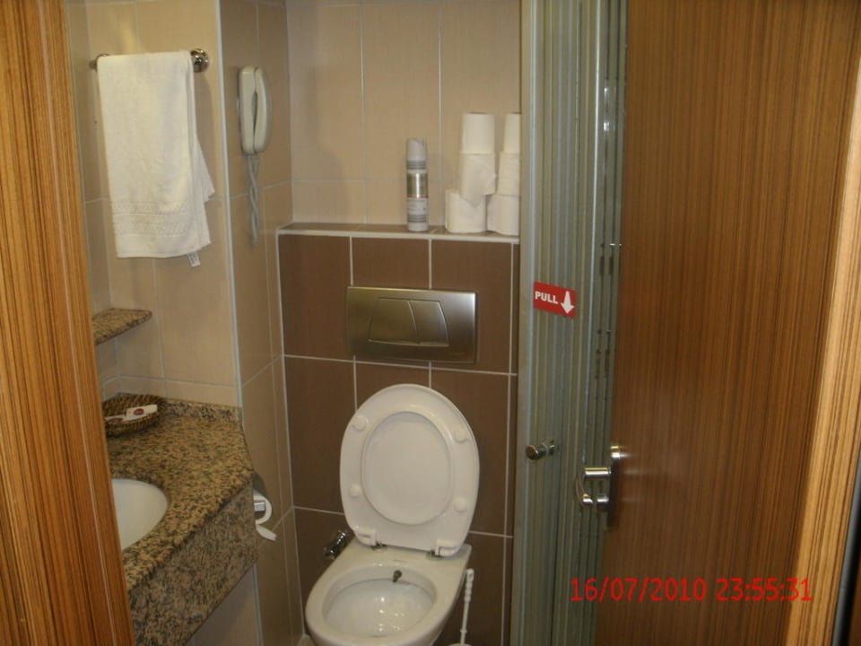 Bad im Zimmer sehr klein! Hotel Kahya