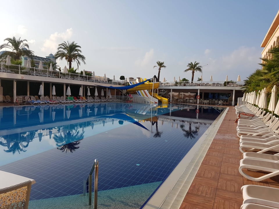 Morgens beim Frühstück  Dream World Resort & Spa