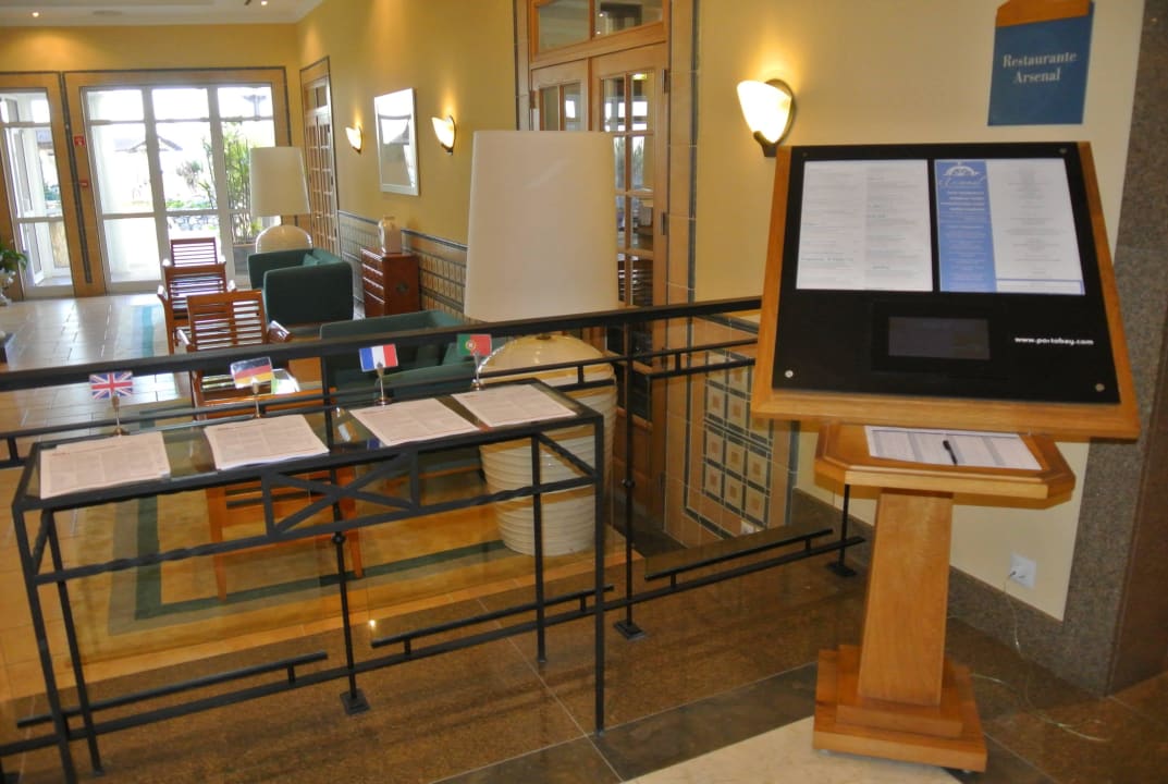 Eingang zum Restaurant Hotel PortoBay Santa Maria