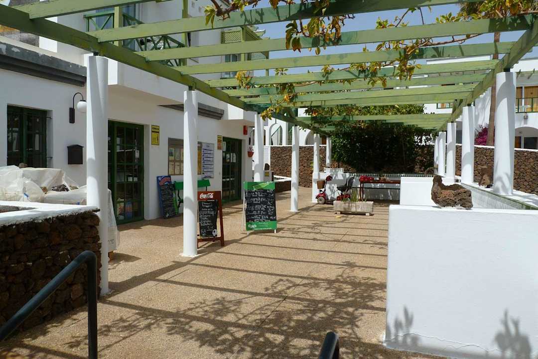 Bereich vor der Rezeption Apartamentos Guacimeta