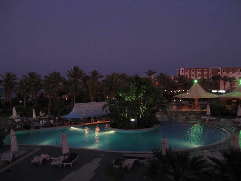 Basen Brayka Bay Resort