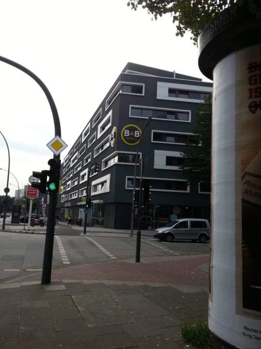 Geknipst von der Bushaltestelle B&B Hotel Hamburg-Altona