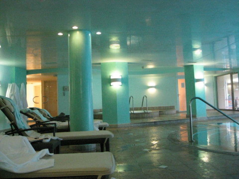 Schwimmbad und Whirlpool Hotel Eden Roc Ascona