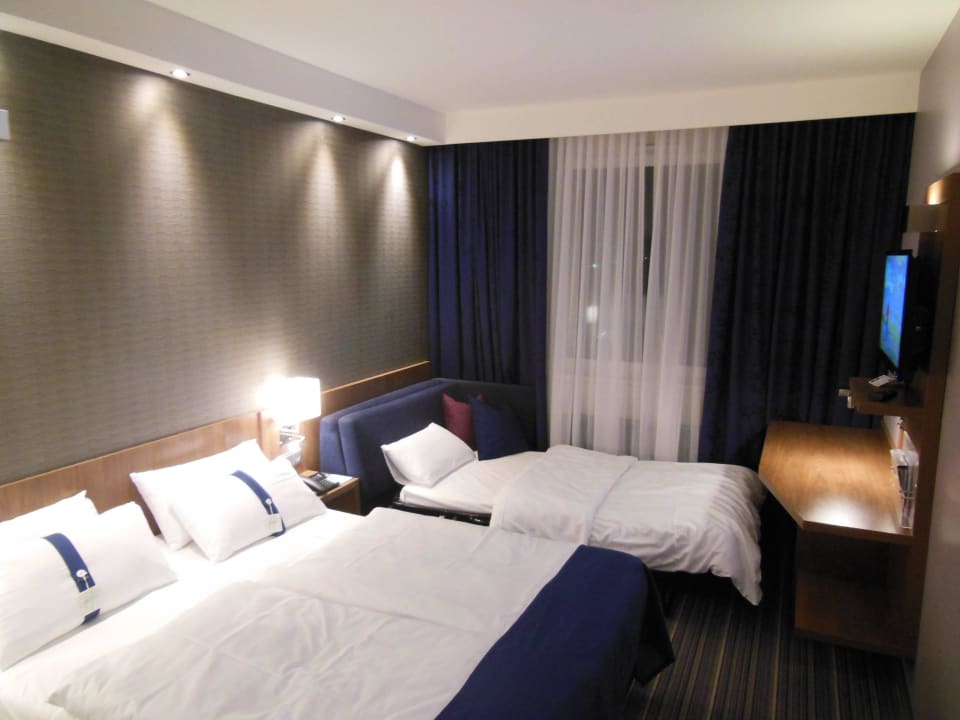 Doppelzimmer mit Zustellbett Holiday Inn Express Friedrichshafen