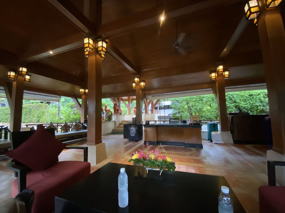 Lobby Andaman White Beach Resort