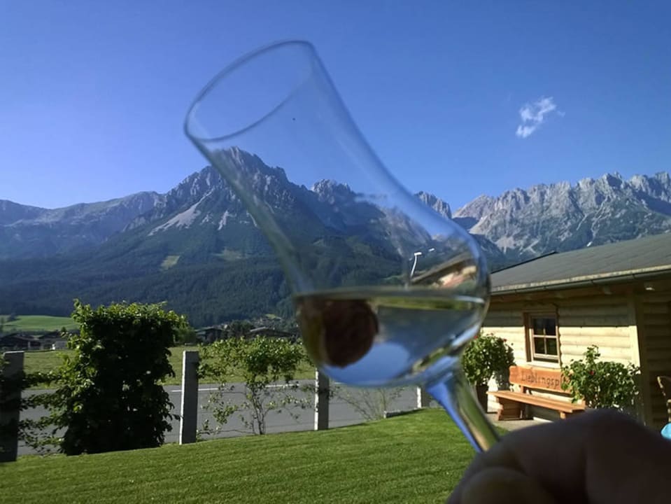 Wilder Kaiser mit Nussschnaps Landhotel Garni Bavaria